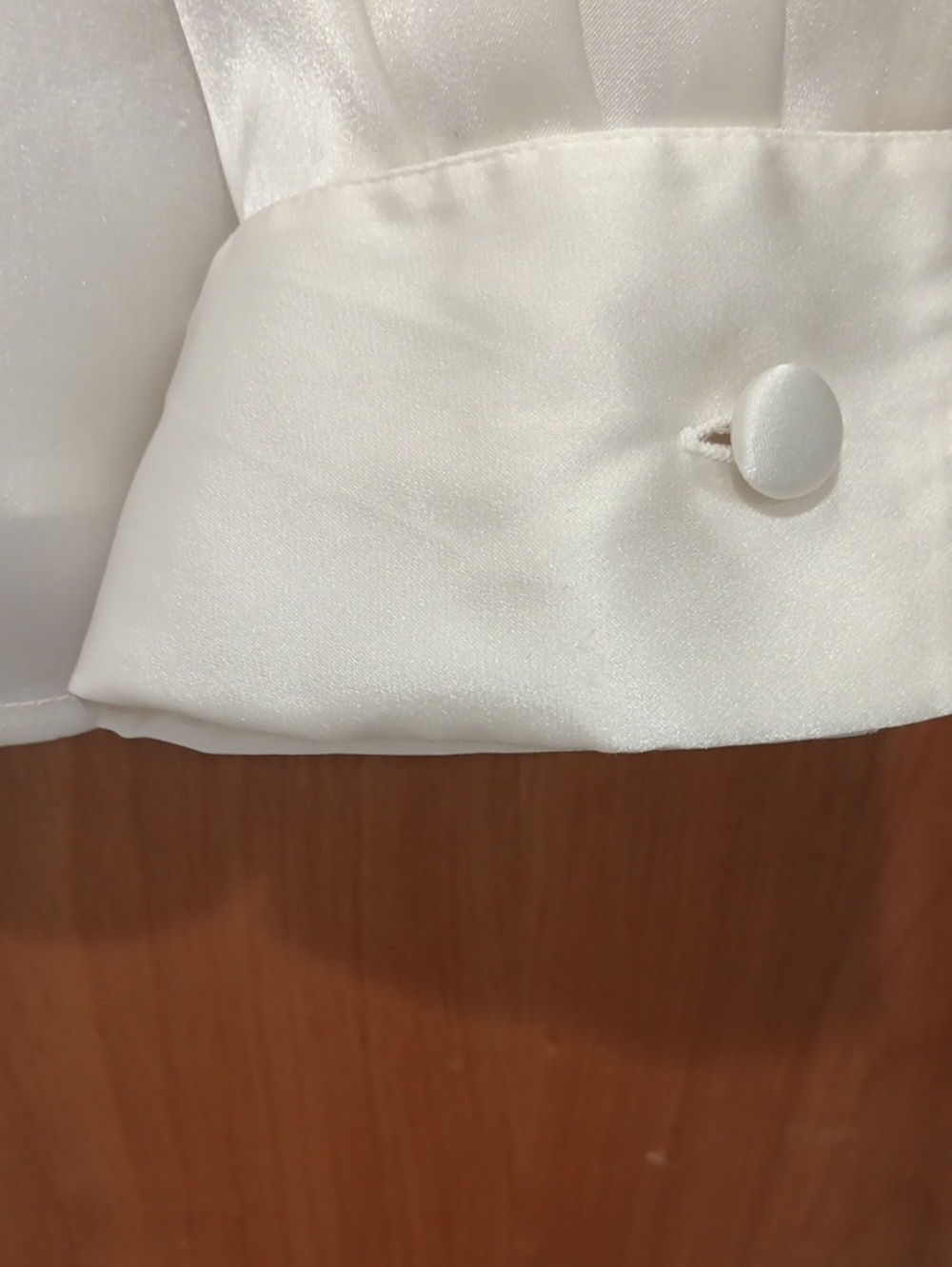 Vintage JH Collectibles Cream Satin Button-Up Blouse - Picture 3 of 3